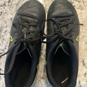 Like new soccer cleats